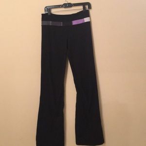 Lululemon long workout pants size medium.
